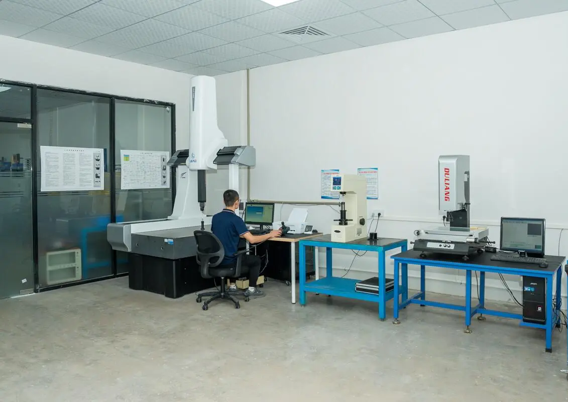 lsr injection molding quality inspection room